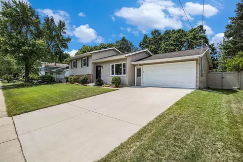 7202 Rockford, Portage, MI 49024