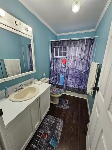 Bath - 7381 Lansing, Jackson, MI 49201 photo 4 of 5