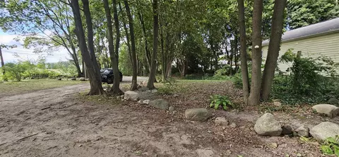 Exterior - 7381 Lansing, Jackson, MI 49201 photo 5 of 26