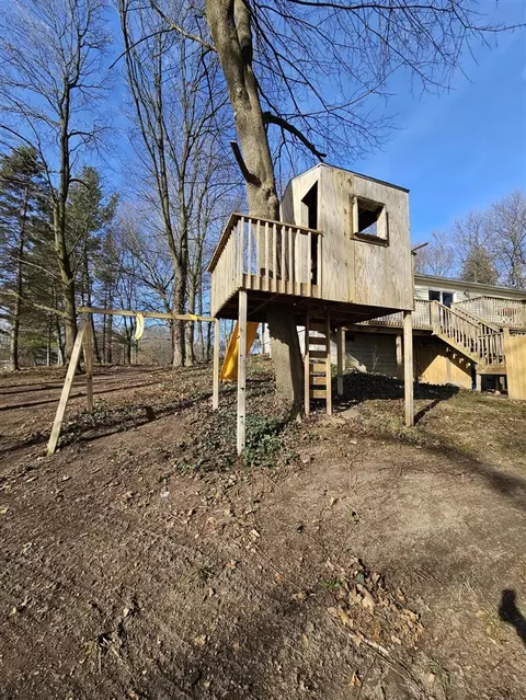 Exterior - 7381 Lansing, Jackson, MI 49201 photo 18 of 26