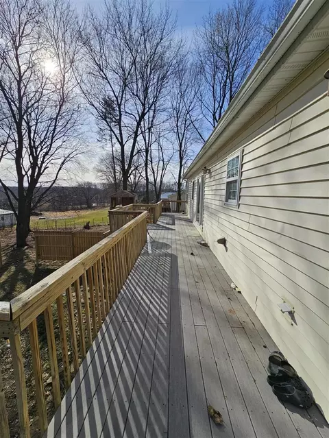 Exterior - 7381 Lansing, Jackson, MI 49201 photo 22 of 26