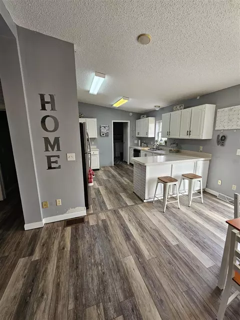 Kitchen - 7381 Lansing, Jackson, MI 49201 photo 1 of 6