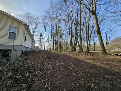 Exterior - 7381 Lansing, Jackson, MI 49201 photo 11 of 26