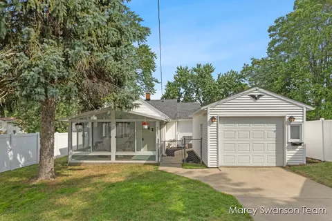 2123 Lee, Wyoming, MI 49519