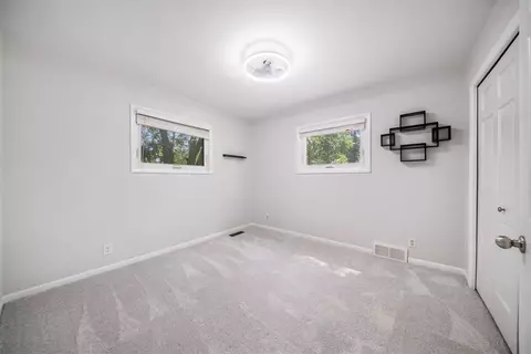 2375 Dundee, Ann Arbor, MI 48103 photo 25