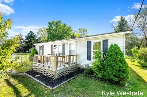 206 Pearl, Sheridan, MI 48884