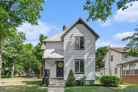 300 E Bennett, Three Rivers, MI 49093