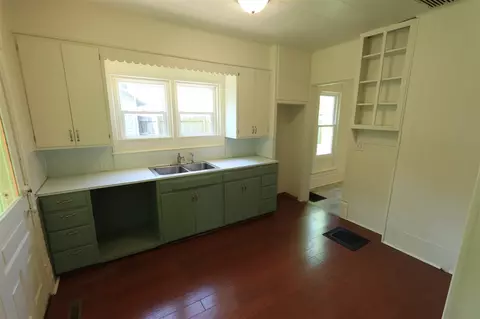 Kitchen - 710 N Broad, Adrian, MI 49221 photo 3 of 4