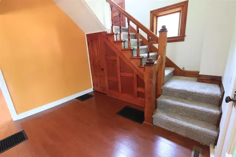 Entry Way - 710 N Broad, Adrian, MI 49221 photo 1 of 6