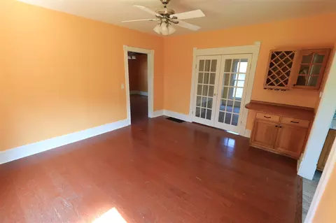 Living - 710 N Broad, Adrian, MI 49221 photo 5 of 6
