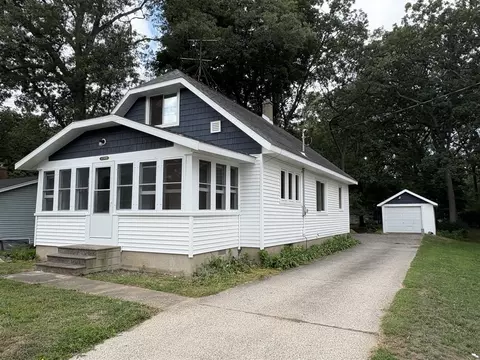 3709 Burlingame, Wyoming, MI 49509