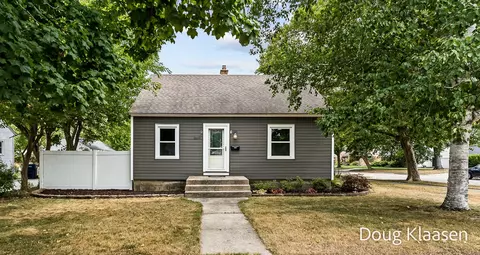 669 Central, Holland, MI 49423