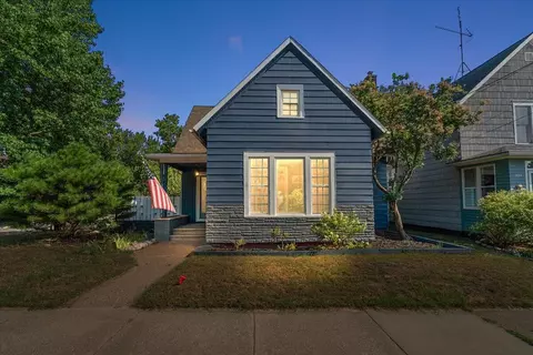 905 Harrison, Saint Joseph, MI 49085