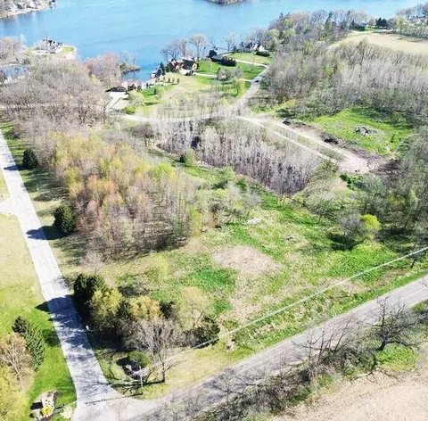 V/L Hunters Point #76, Sturgis, MI 49091