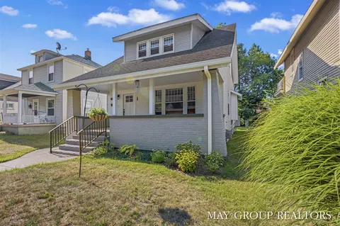 114 Burr Oak, Grand Rapids, MI 49505