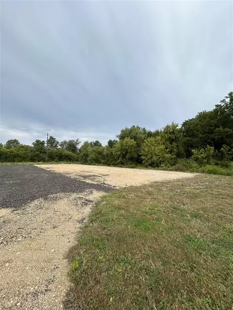 3770 Division, Wayland, MI 49348