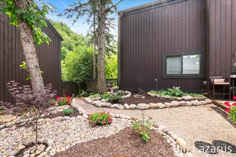 124 Lanark, Kalamazoo, MI 49006