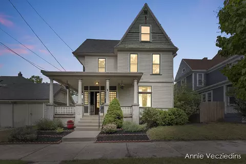 811 Fairmount, Grand Rapids, MI 49506