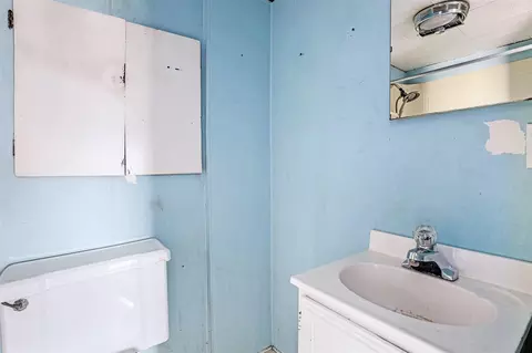 Bath - 75 Parsonage, Saranac, MI 48881 photo 2 of 2