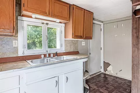 Kitchen - 75 Parsonage, Saranac, MI 48881 photo 5 of 5