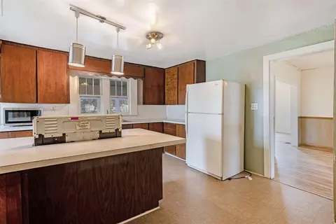 Kitchen - 75 Parsonage, Saranac, MI 48881 photo 1 of 5