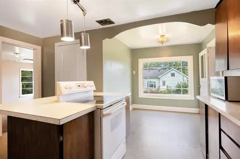Kitchen - 75 Parsonage, Saranac, MI 48881 photo 3 of 5