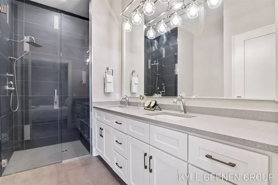 Bath - 50 W 8th #403, Holland, MI 49423 photo 2 of 6