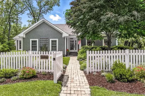 16888 Basswood, New Buffalo, MI 49117
