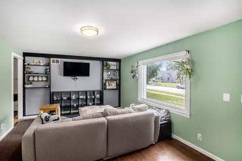 Living - 347 E Pne, Fremont, MI 49412 photo 2 of 3