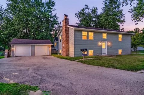 420-422 W Grand, Grand Ledge, MI 48837