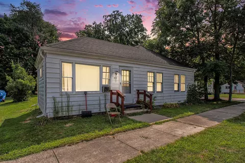 228 N First, Cassopolis, MI 49031