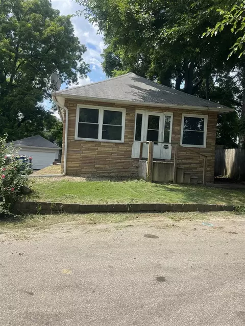 2110 Sunnyside, Jackson, MI 49203