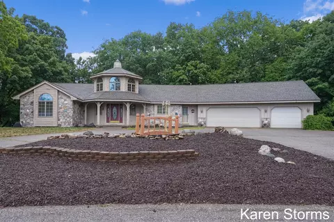 8506 Cedarcrest, Jenison, MI 49428