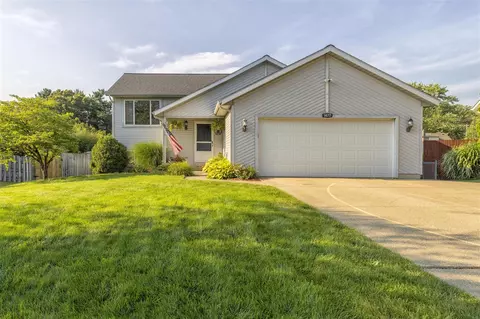 1477 Manorwood, Kentwood, MI 49508