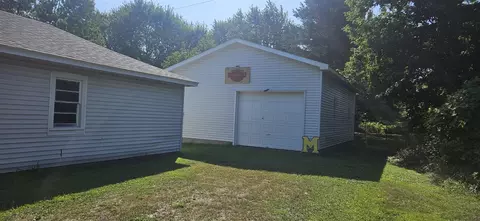 Exterior - 1680 E Copas, Owosso, MI 48867 photo 5 of 5