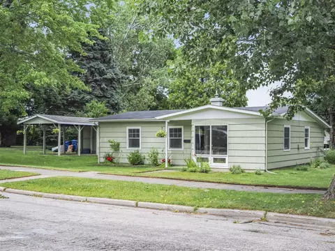 Exterior - 430 2nd, Manistee, MI 49660 photo 9 of 9