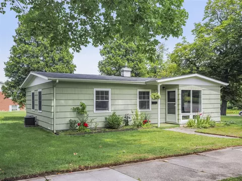 430 2nd, Manistee, MI 49660
