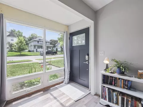 Entry Way - 430 2nd, Manistee, MI 49660 photo 1 of 1