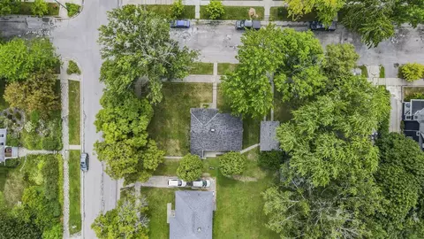 View/Area - 430 2nd, Manistee, MI 49660 photo 3 of 9