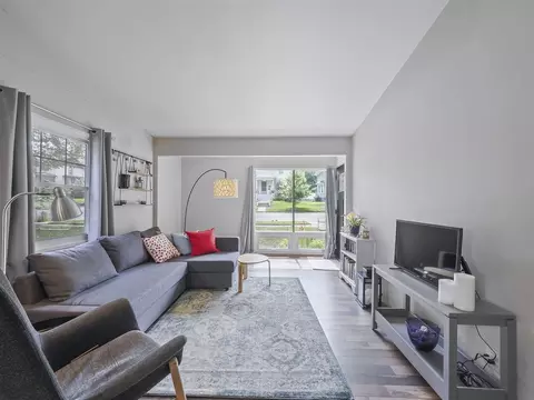 Living - 430 2nd, Manistee, MI 49660 photo 2 of 3