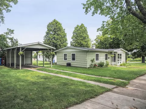 Exterior - 430 2nd, Manistee, MI 49660 photo 2 of 9