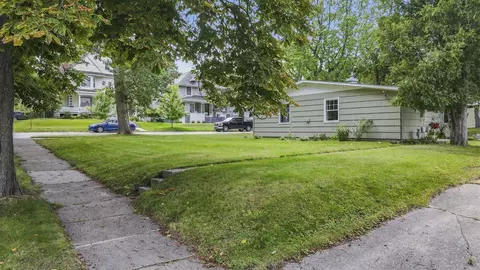 Exterior - 430 2nd, Manistee, MI 49660 photo 4 of 9
