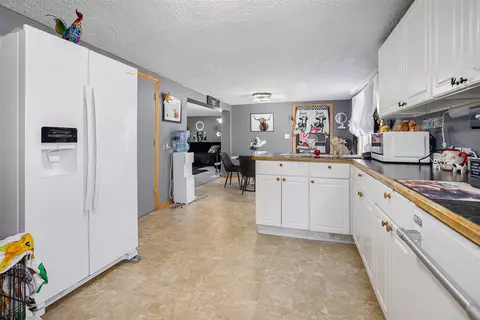 Kitchen - 127 E Jackson, Mendon, MI 49072 photo 2 of 2