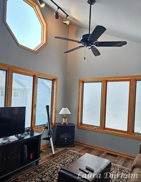 Living - 342 A Mariners Cv, Douglas, MI 49406 photo 5 of 7