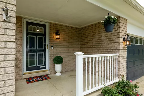 39740 Coronation, Canton, MI 48188 photo 3