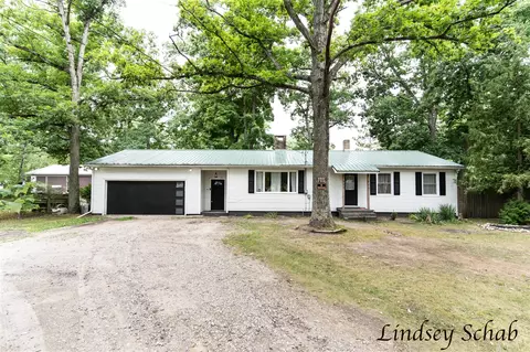 895 S Ransom, White Cloud, MI 49349