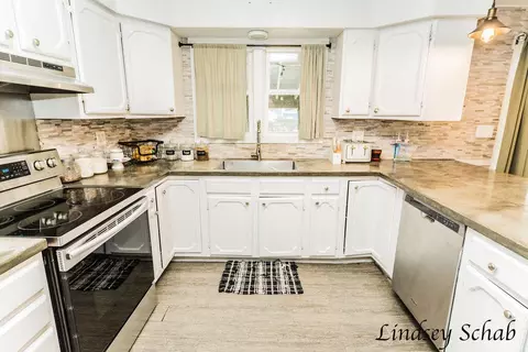 Kitchen - 895 S Ransom, White Cloud, MI 49349 photo 2 of 4