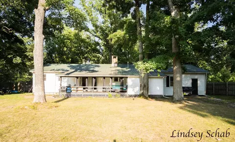 Exterior - 895 S Ransom, White Cloud, MI 49349 photo 4 of 12