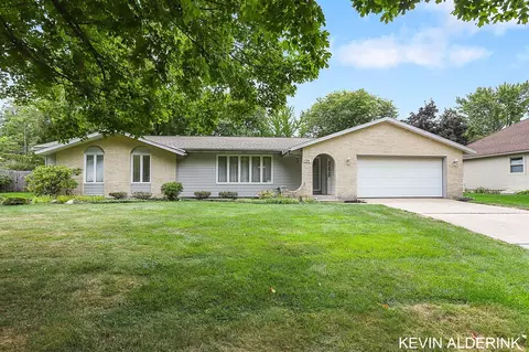130 Sorrento, Holland, MI 49423