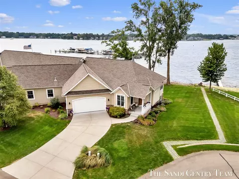 16200 Shoreview, Spring Lake, MI 49456